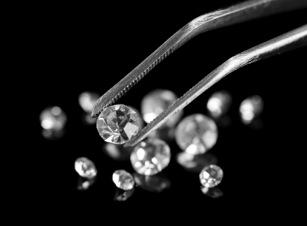 Kvůli loupeži diamantů za asi půl miliardy korun bylo zatčeno 31 lidí.