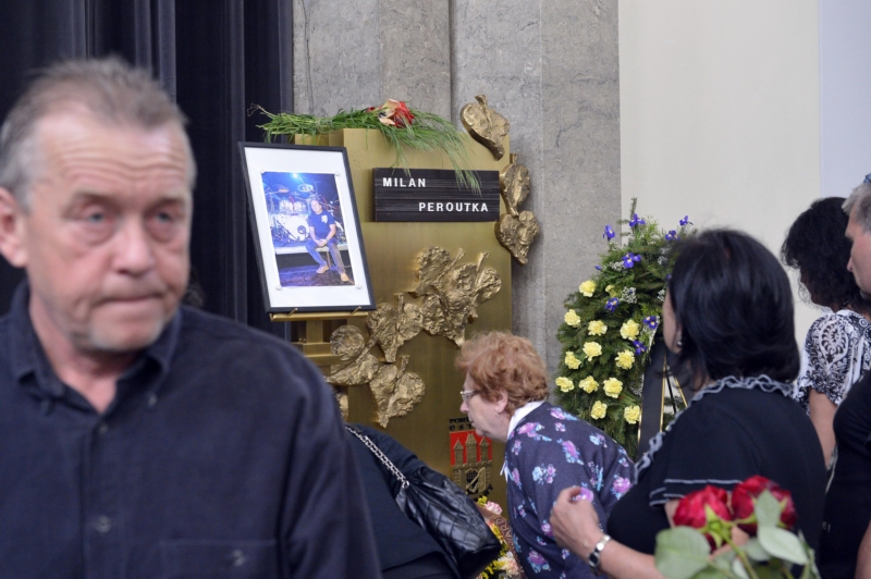 Poslední rozloučení s Milanem Peroutkou.