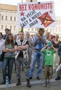 Demonstraci svolala iniciativa Komunisté nepatří ke kormidlu.