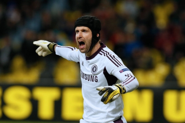 Gólman Chelsea Petr Čech.