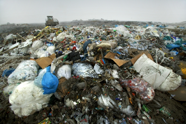Úplný zákaz skládkování by mohl začít platit kolem roku 2023 (ilustrační foto). Úplný zákaz skládkování by mohl začít platit kolem roku 2023 (ilustrační foto).