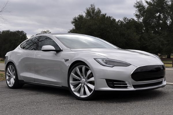 Zájem zákazníků o Model S překvapil.