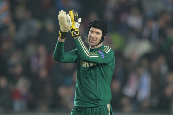 Petr Čech složil Fergusonovi poklonu. Petr Čech složil Fergusonovi poklonu.