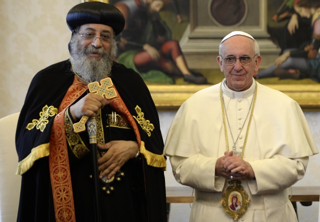 Ve Vatikánu se sešli katolický papež František a patriarcha egyptských Koptů Tavadros II.