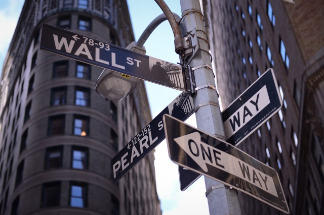 Firmy na Wall Street platí za pronájem každého terminálu Bloombergu kolem 20 tisíc dolarů ročně (ilustrační foto). Firmy na Wall Street platí za pronájem každého terminálu Bloombergu kolem 20 tisíc dolarů ročně (ilustrační foto).
