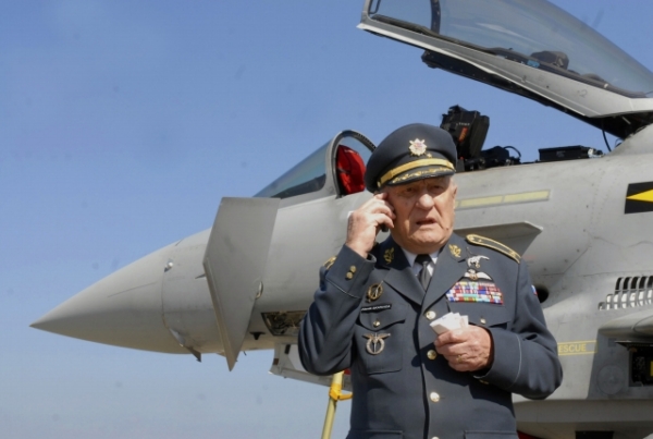 Legendární generál a bývalý pilot RAF Zdeněk Škarvada.