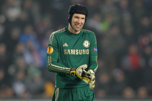 Gólman Chelsea Petr Čech.