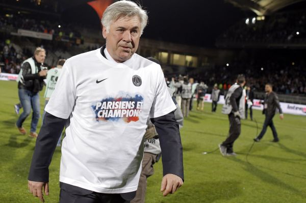 Trenér Carlo Ancelotti.