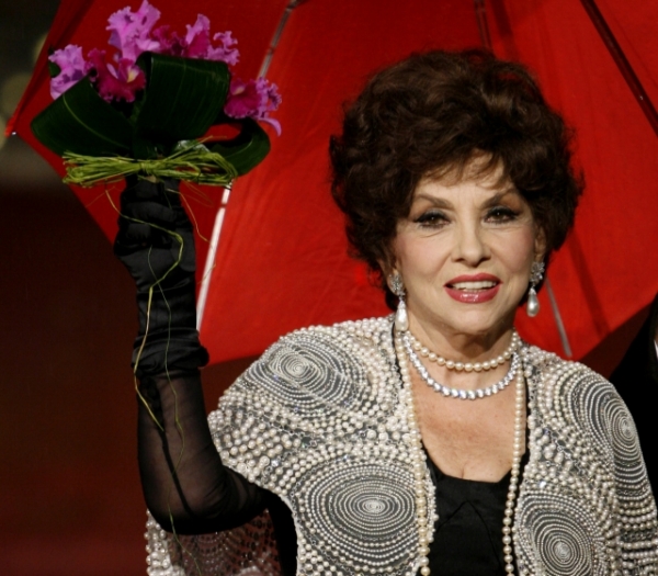 Slavná herečka Gina Lollobrigida. Slavná herečka Gina Lollobrigida.