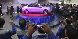 Íránské auto DENA. Vyrábí firma IKCO.