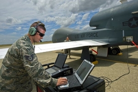 Global Hawk před startem.