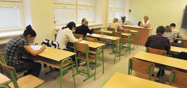 Řada studentů si bude muset maturitu zopakovat (ilustrační foto).