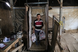 Pašování věcí pod egyptsko-palestinskou hranicí není ničím novým.