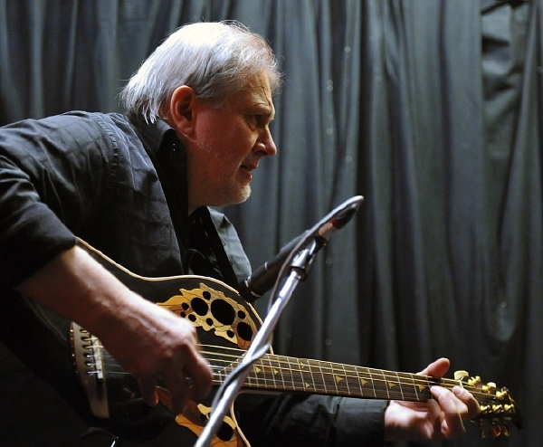 Blues je prostě přitakání životu, říká kytarista Luboš Andršt.