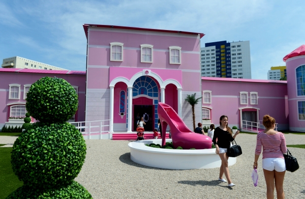 Nově otevřený dům Barbie. Nově otevřený dům Barbie.