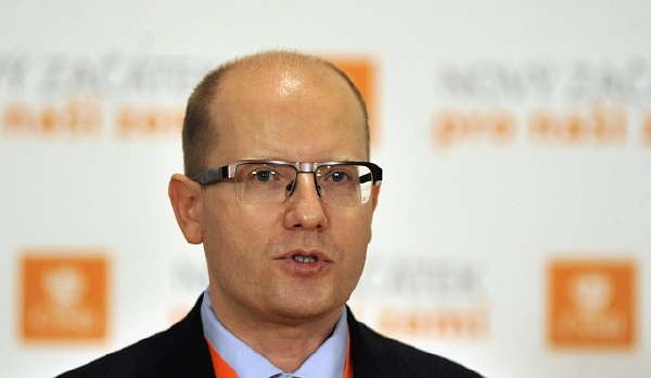 Bohuslav Sobotka doufá v chybu v překladu, každopádně si chce se stranickou kolegyní po jejím návratu pohovořit.