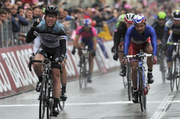 Britský cyklista Mark Cavendish si dojel pro 100. vítězství.