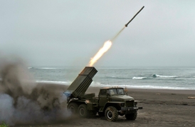 Ruské protilodní rakety odpalované ze břehu.