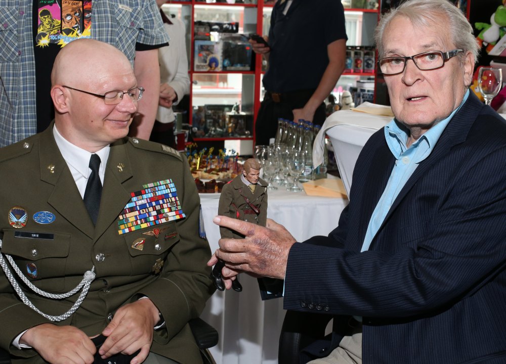 Představení figurky se zúčastnil i válečný veterán, nadpraporčík Jiří „REGI“ Schams.