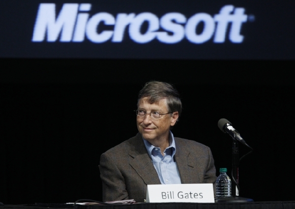 Bill Gates se vrátil na trůn, akcie Microsoftu posílily.