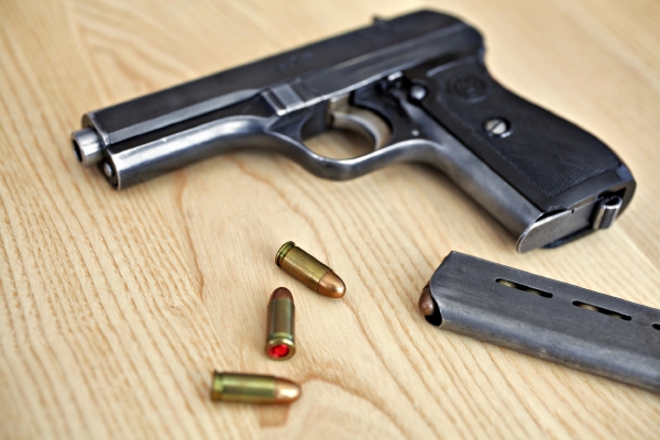 Policista se zabil služební pistolí (ilustrační foto).