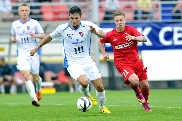 Hvězdou fotbalistů Baníku Ostrava je bývalý reprezentační útočník Milan Baroš (vlevo).