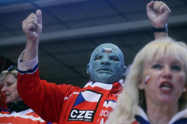 Český tým sledoval na šampionátu ve Stockholmu tradičně i Fantomas.