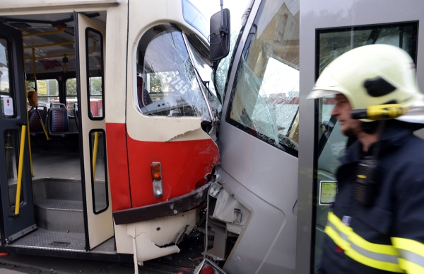 V Praze došlo ke srážce tramvají.