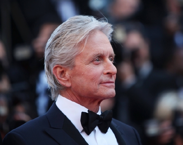 Michael Douglas zapomněl na svou nemoc a naplno se vnořil do filmové role. Michael Douglas zapomněl na svou nemoc a naplno se vnořil do filmové role.