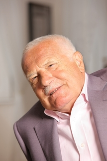 Václav Klaus vznesl požadavek na výjimku v říjnu 2009, neboť se obával možnosti prolomení tzv. Benešových dekretů.