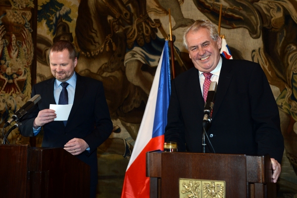 Ministr školství Petr Fiala a prezident Miloš Zeman.