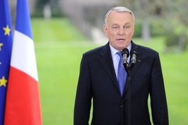 Premiér Jean-Marc Ayrault chce, aby jeho ministři nepoužívali zbytečně angličtinu.