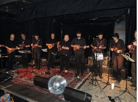 Dva zavraždění byli členové Ukulele Orchestra jako Brno, kapela ruší vystoupení.