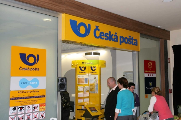 Poštovní doručovatelé se často neobtěžují s balíčky a nechají pouze upomínku ve schránce (ilustrační foto).
