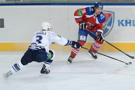 Michal Birner (vravo) a Topi Jaakola jako soupeři, nyní se stanou spoluhráči.