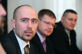 Ředitel Agentury pro sociální začleňování Martin Šimáček (vlevo).