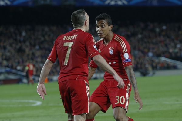 Franck Ribery (vlevo) a Luiz Gustavo z Bayernu.