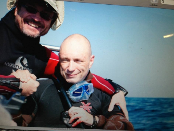 Daniel Landa alias Žito 44 se rozhodl plavat se žraloky, takhle to dopadlo.