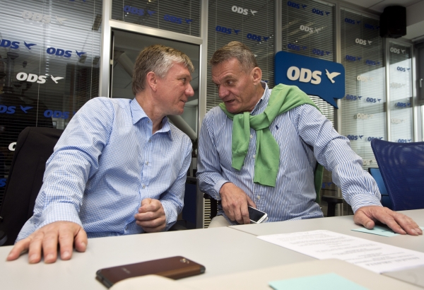 První místopředseda pražského sdružení ODS Zdeněk Zajíček a pražský exprimátor Bohuslav Svoboda.