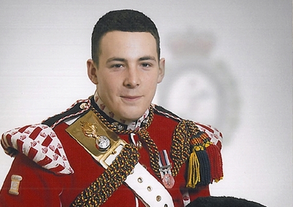 Bestiálně zavražděný Lee Rigby. Bestiálně zavražděný Lee Rigby.
