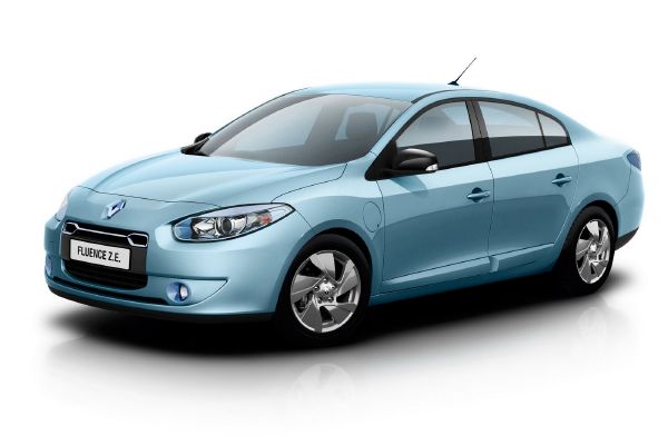 Renault Fluence měl využívat systém výměny akumulátorů. Dobrý úmysl však zkreachoval.
