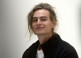 Richard Nikl představí duální výstavu ve dvou modulech z lešení.