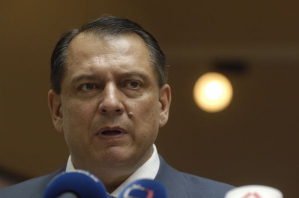 Jiří Paroubek obviňuje poradkyni prezidenta Marii Benešovou z klientelismu.