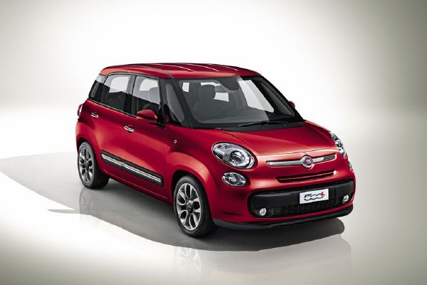 Celkem 31 nových Fiatů 500L odneslo spor dělníka se šéfem (ilustrační foto).