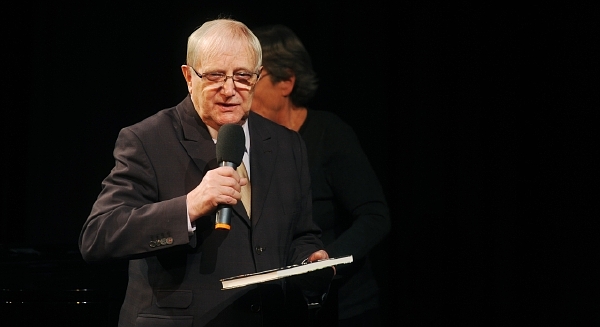 Jiří Suchý jako zasloužilý textař, básník, spisovatel a divadelník se stal patronem letošního ročníku festivalu. Jiří Suchý jako zasloužilý textař, básník, spisovatel a divadelník se stal patronem letošního ročníku festivalu.
