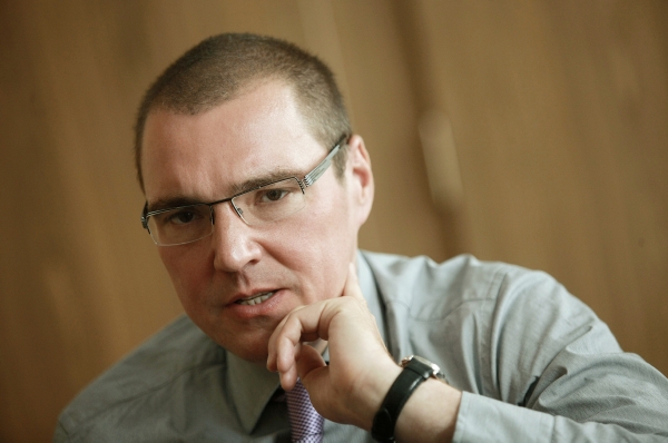 Guvernér České národní banky Miroslav Singer. Guvernér České národní banky Miroslav Singer.