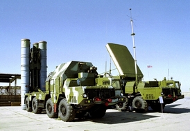 Před S-300 má Západ respekt.