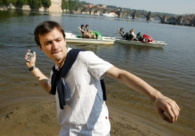 Zahazovat mobil ze zoufalství nad účtem za volání? Při cestách po EU už nebude třeba.