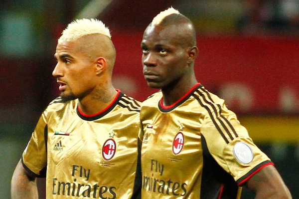Mario Balotelli (vpravo) problémy přitahuje po celou svou kariéru. Mario Balotelli (vpravo) problémy přitahuje po celou svou kariéru.