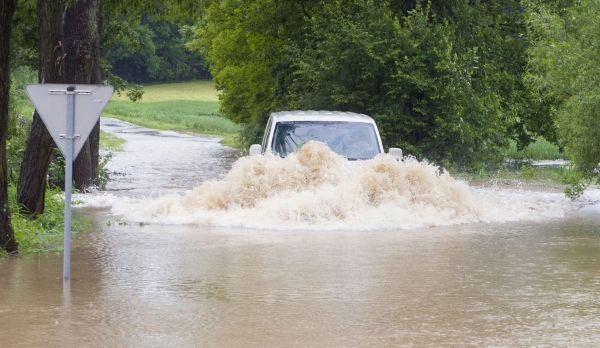 Řidič u obce Plav na Českobudějovicku utopil automobil. Řidič u obce Plav na Českobudějovicku utopil automobil.